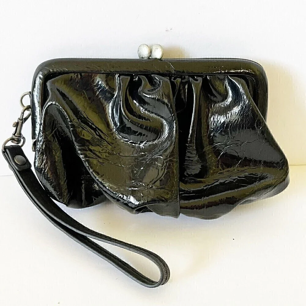 Simply Vera Wang Black Patent Leather Wristlet Clutch Retro Kiss Lock Closure - Picture 4 of 6